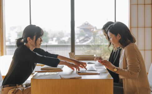 コンシェルジュによる
きめ細やかなサポートSP画像-1